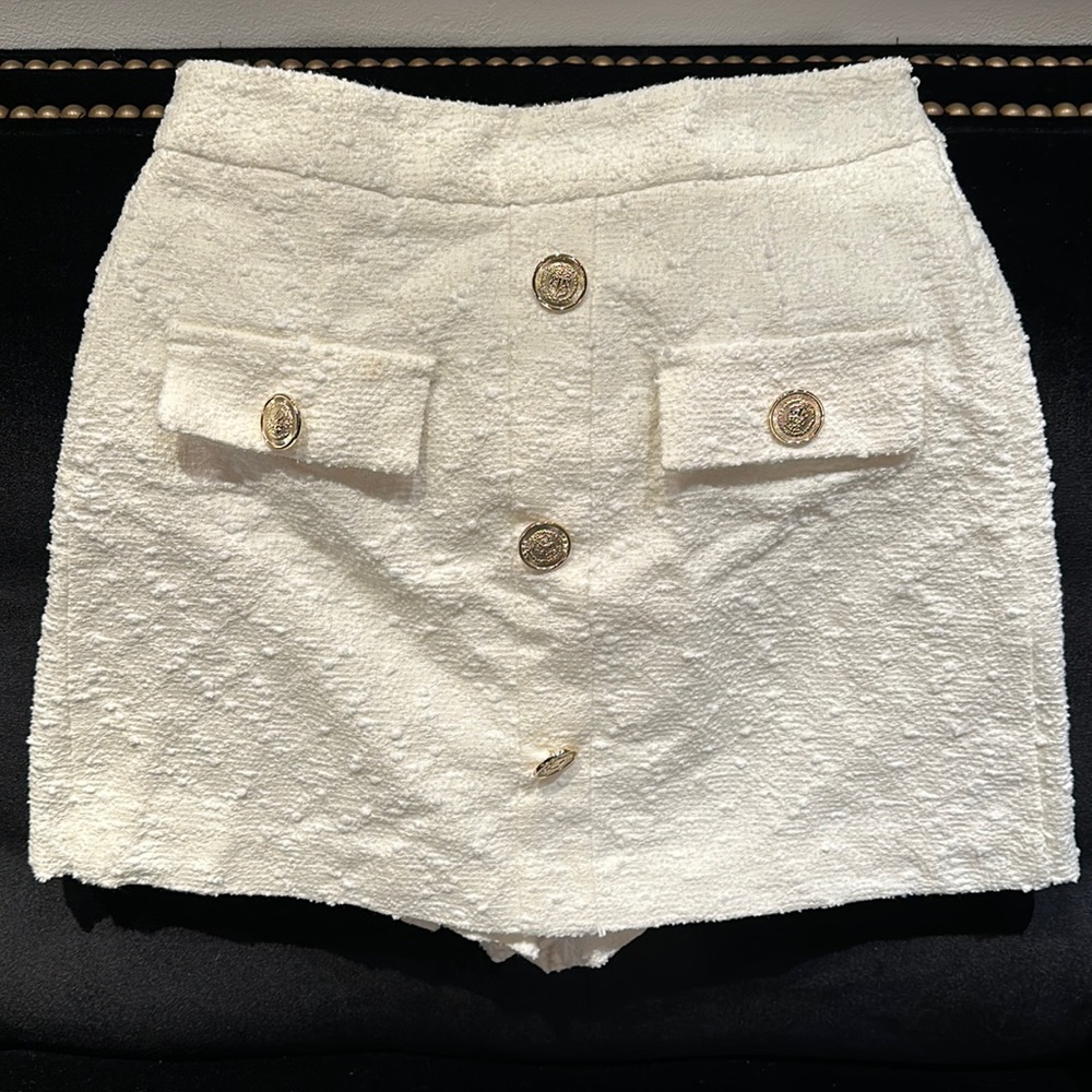 🤍Boucle White Mini Skort - Zara - size XS *never worn*🤍